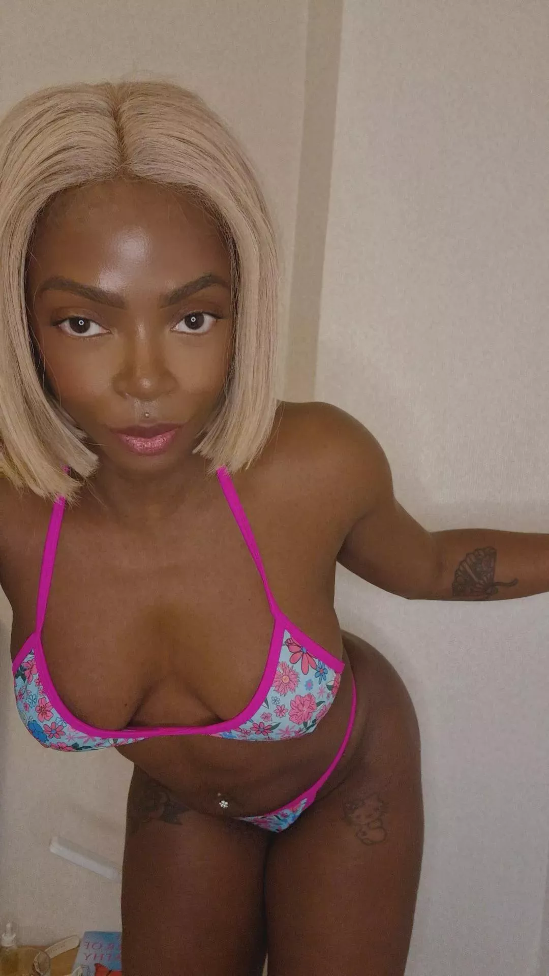 your favourite ebony queen  