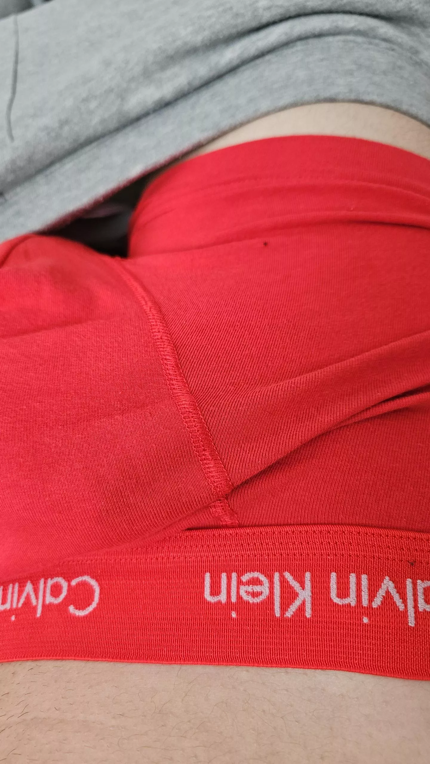 18 bottom looking for some tops to get off with and watch me fuck my ass. Be around my age and FIT Jay_jay96500 