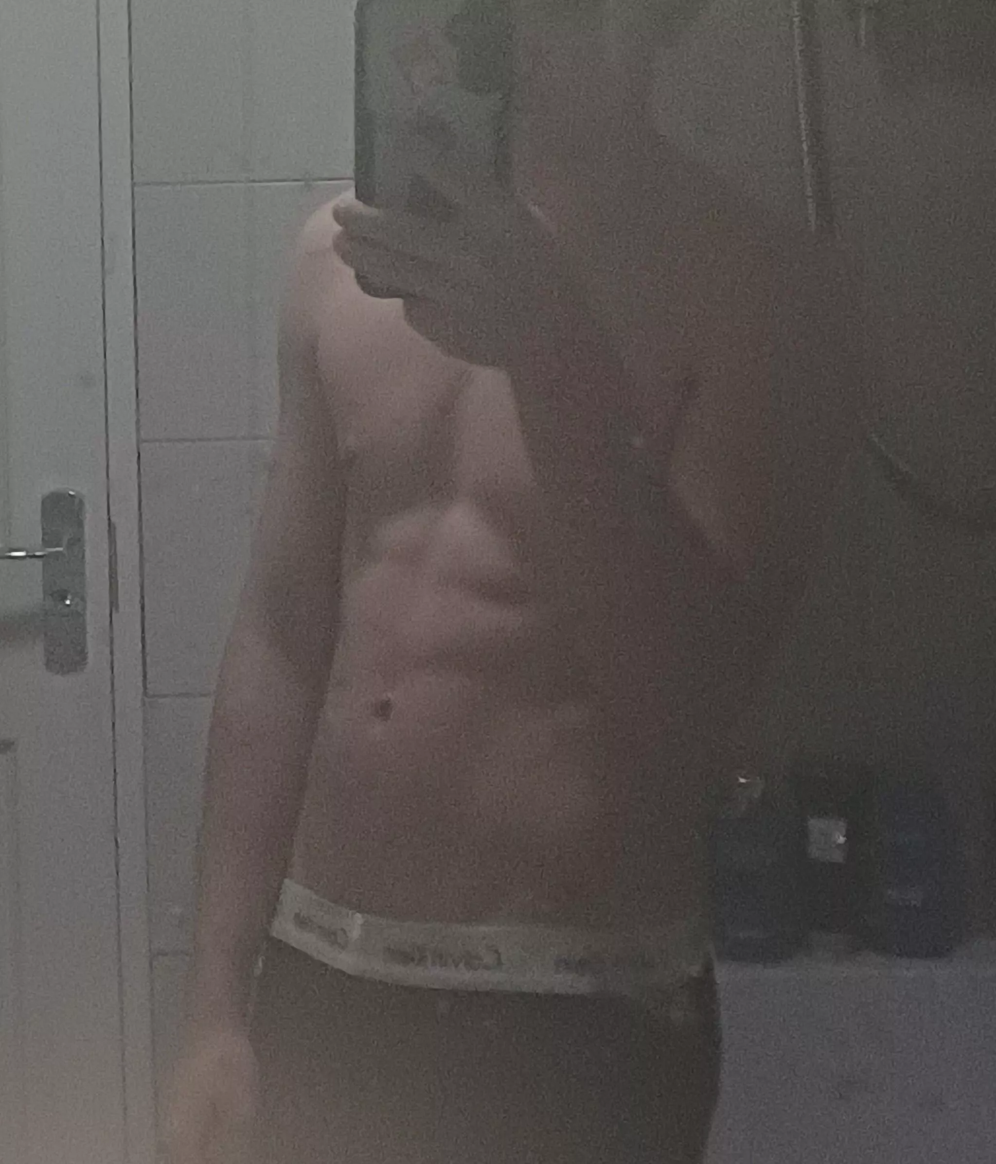 18 m fit uk corby looking for a good first time lol