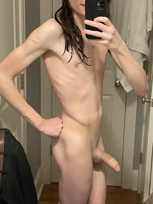 Horny twink left unattended XD