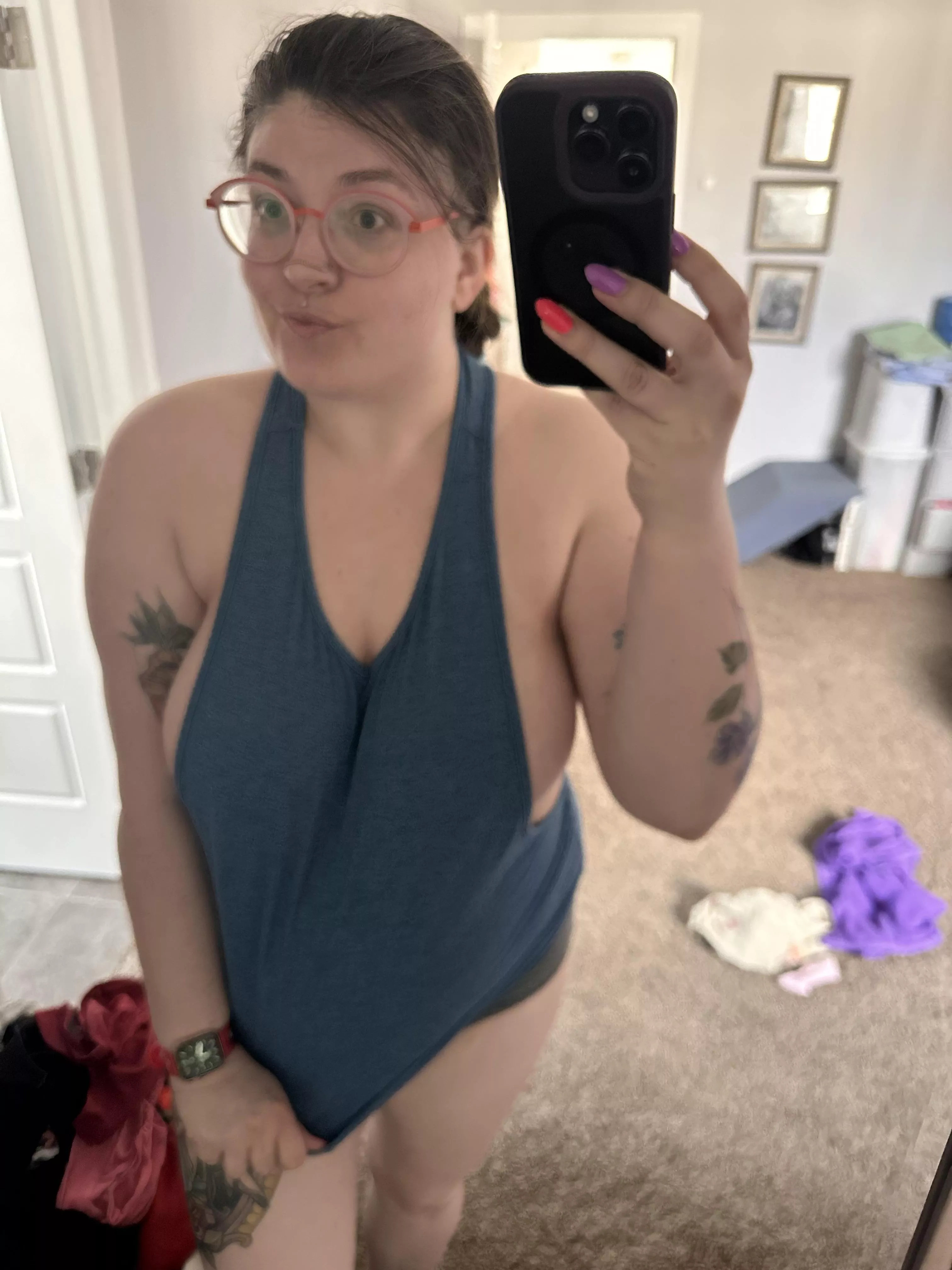 I love a bright nail polish!