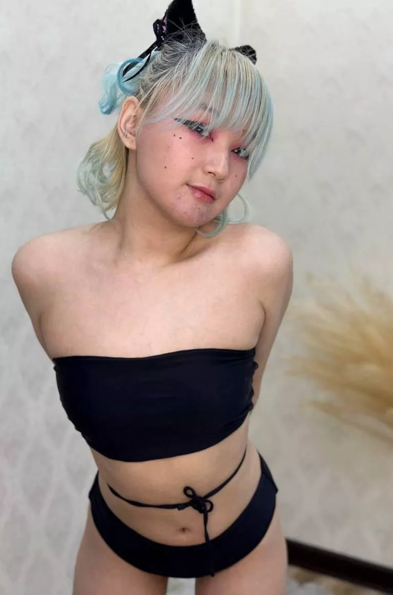 I want someone to pet me