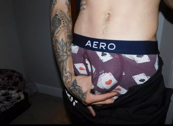 I’m about to pee dm me to see 