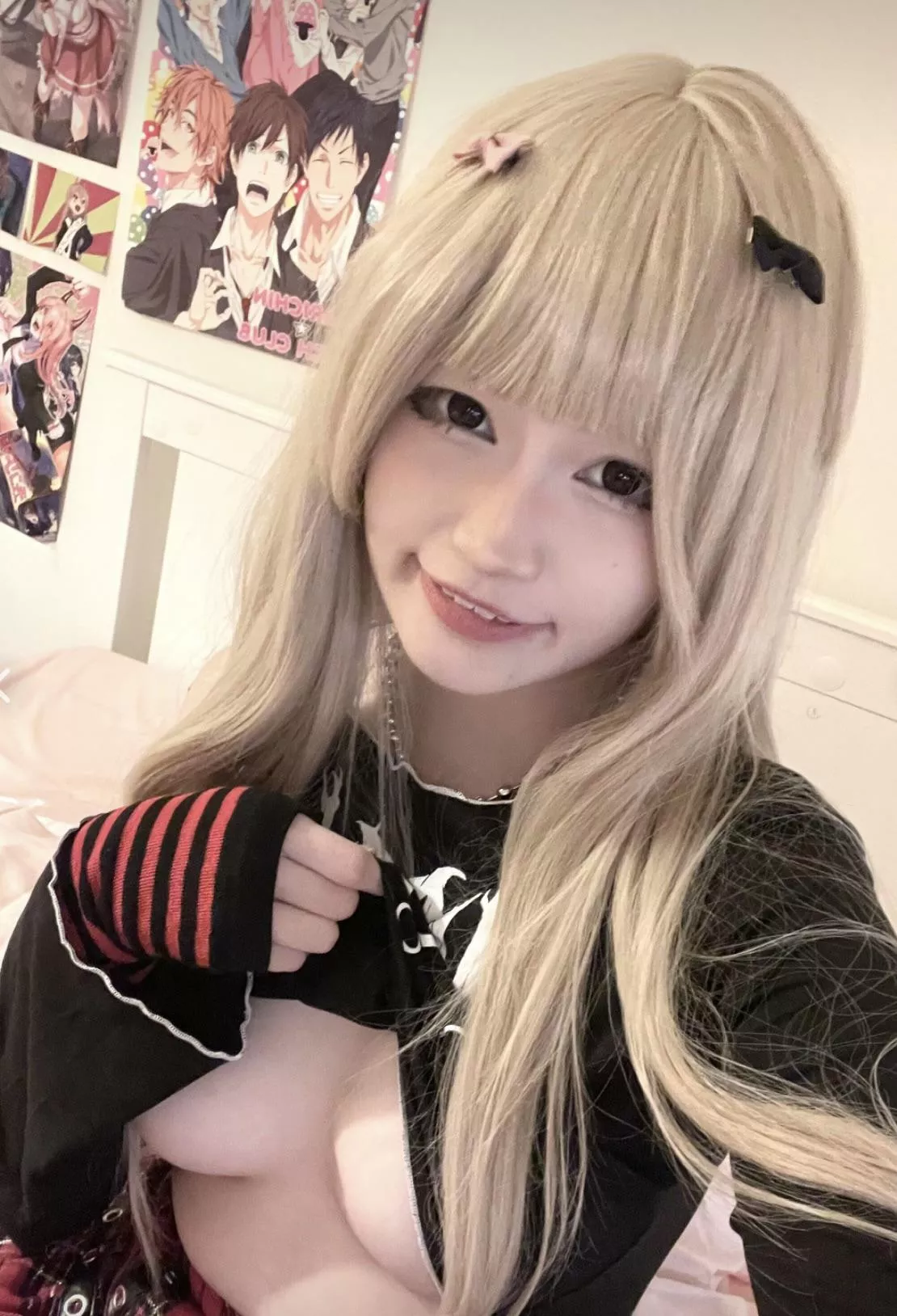 I’m horny ;) need someone to entertain me