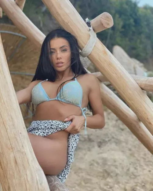 Trophy wife goodness