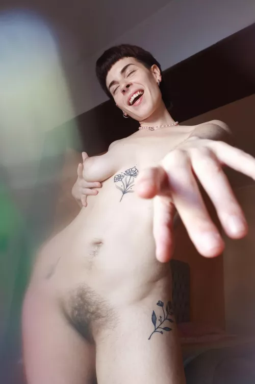 what was the first thing that caught your attention darling? i hope you have a sweet Tuesdayyy!