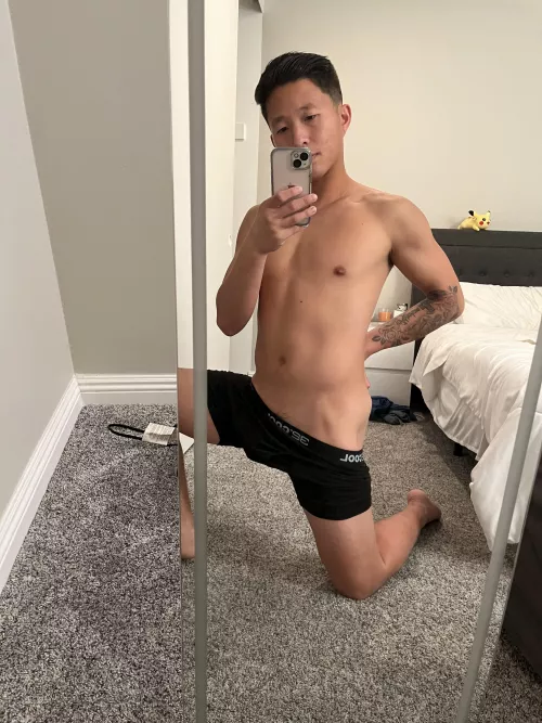 Who's trynna wrestle. Winner gets to top.