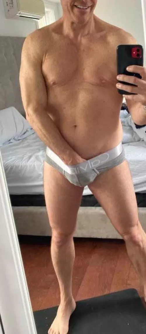(55) Daddy. Guess what I'm holding? DMs always open. 