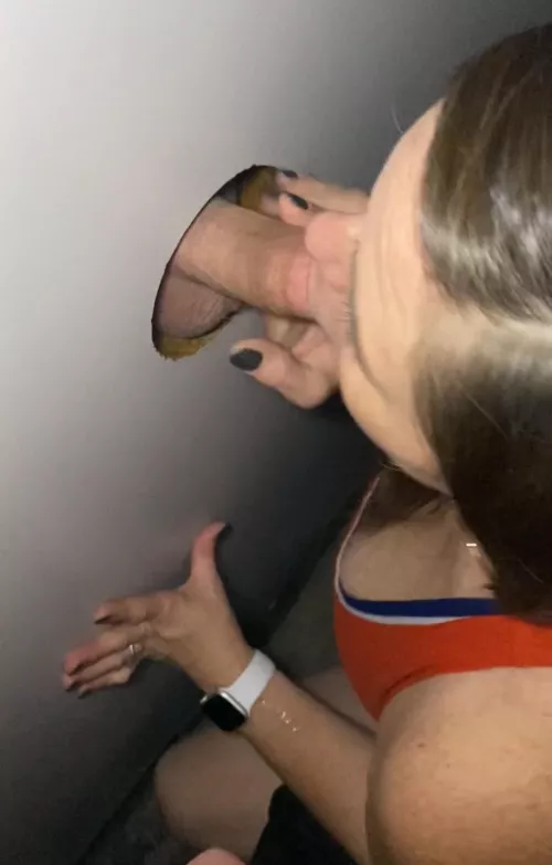 Another amazing Gloryhole cock. Sometimes a girl just gets lucky.