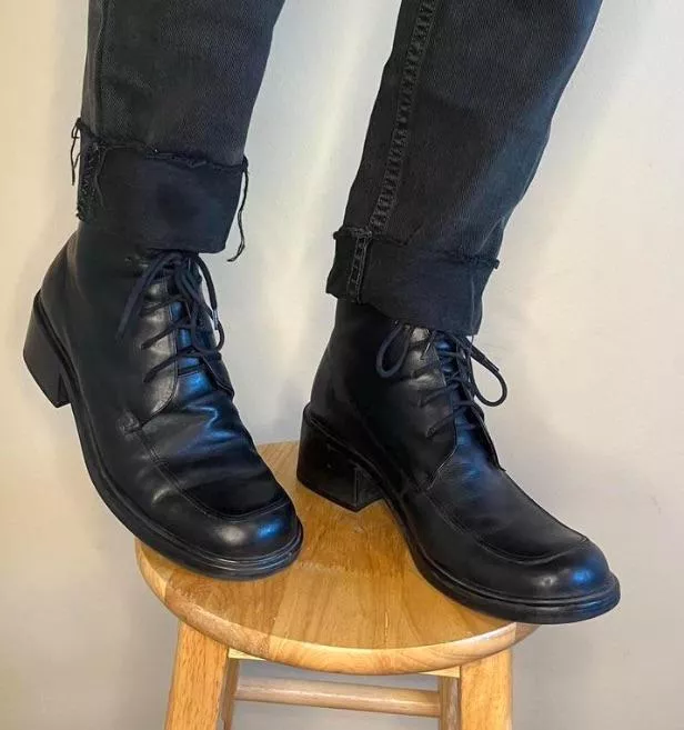 anyone know what these are called / any similar boots?