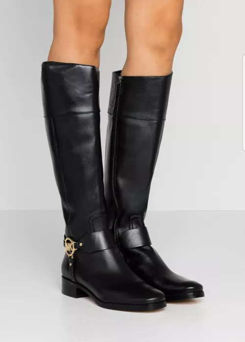 Anyone owns these MK boots?