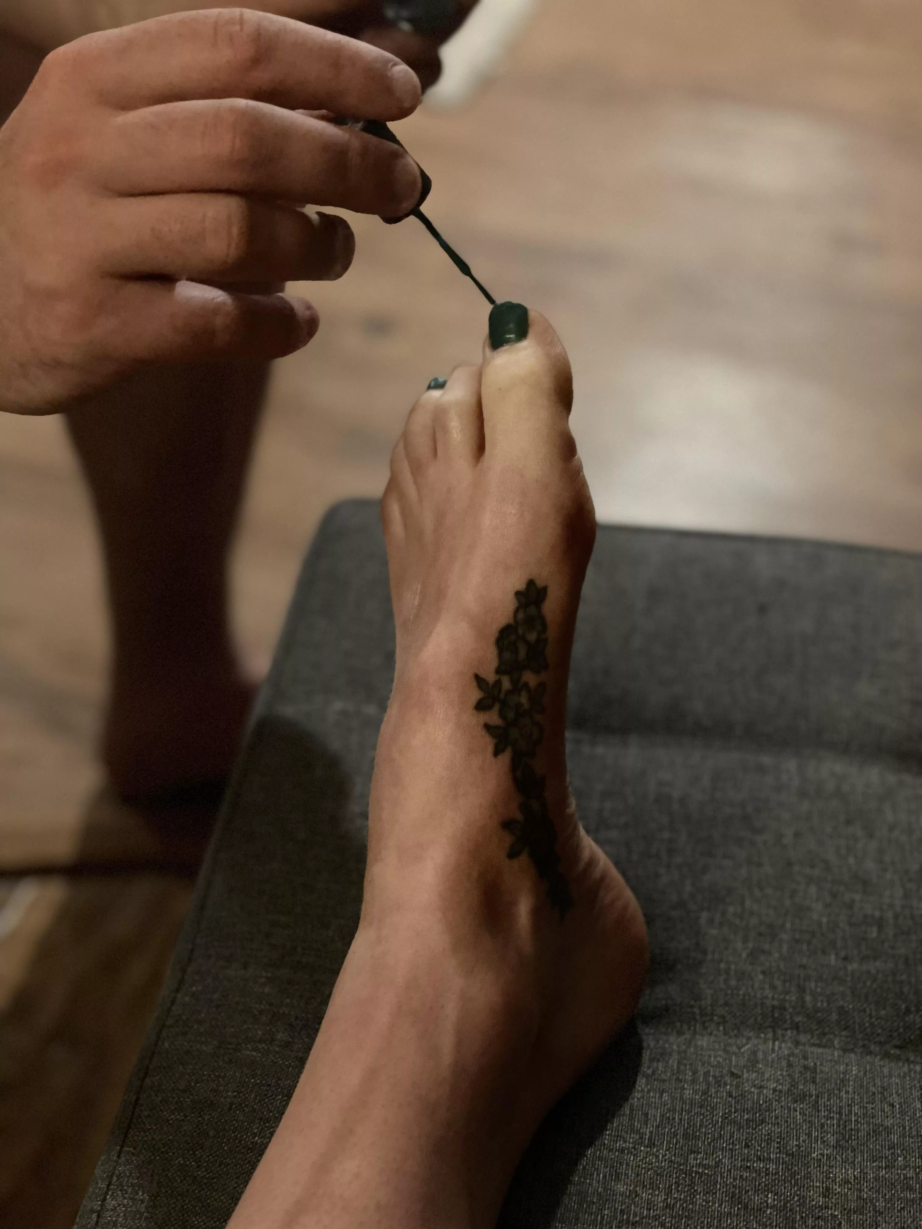 Excited to be back sharing content after a quick break. One of my lucky cuck fans got to come over and paint me once. Then I helped him paint me again. I know you want to see that 🤭😘