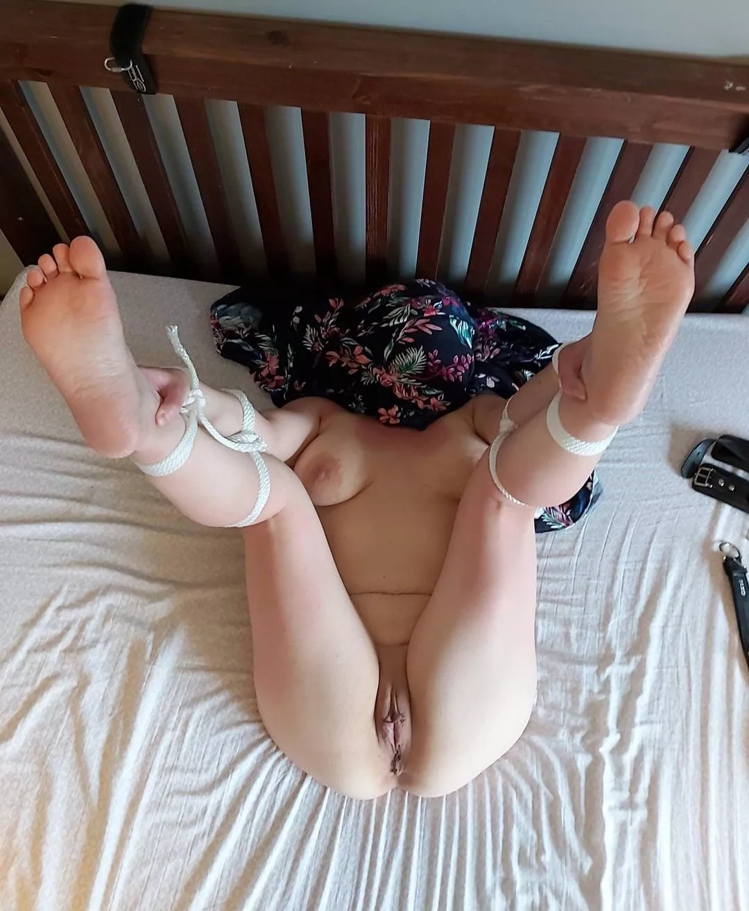 I don’t necessarily feel sexy in this pic, but I do look like a helpless fucktoy, and isn’t that really all that matters? [F]