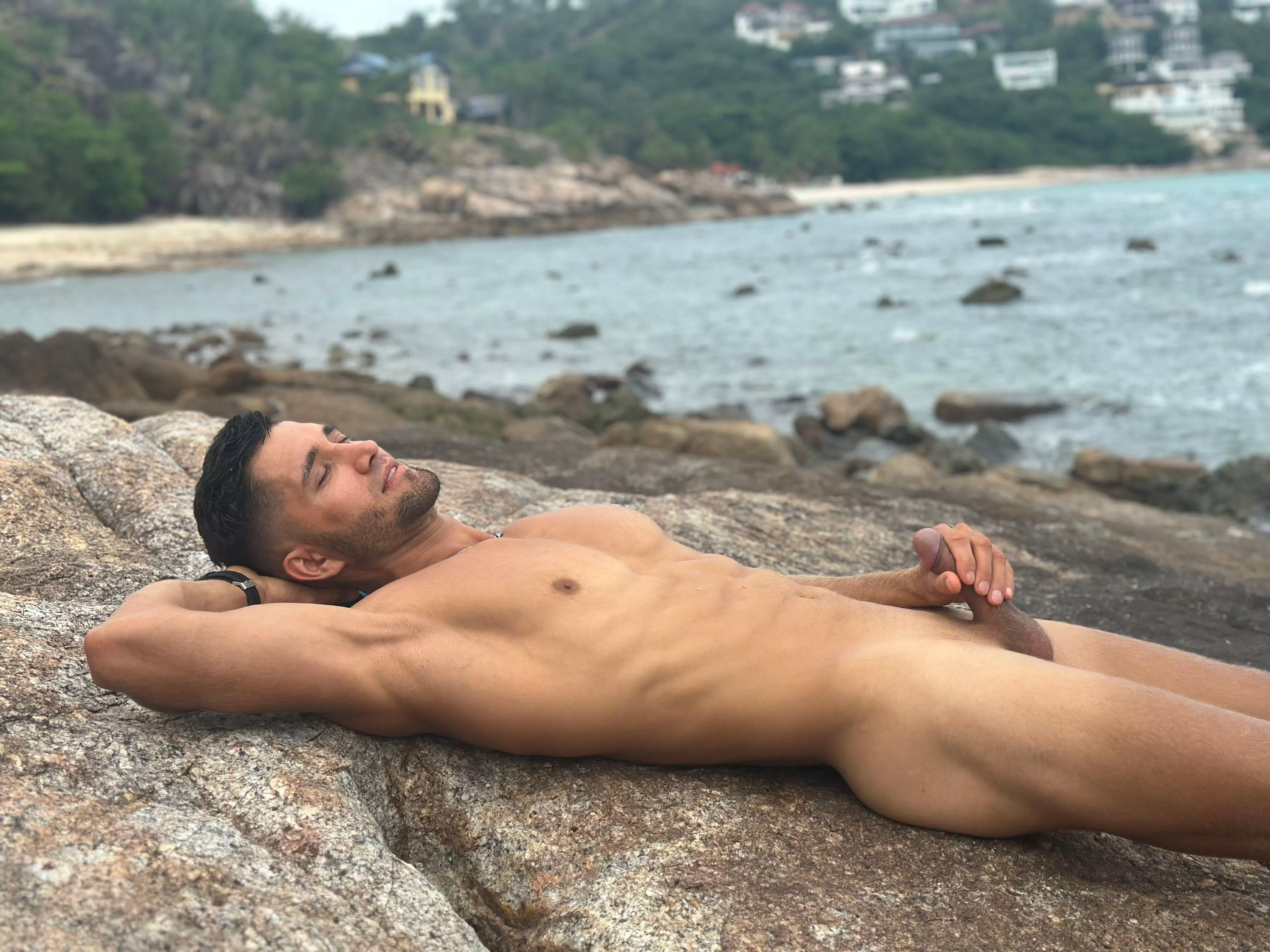 I love holidaying in such beautiful places)