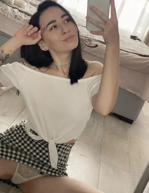 I was wondering if this is not too much skin to show on a first date