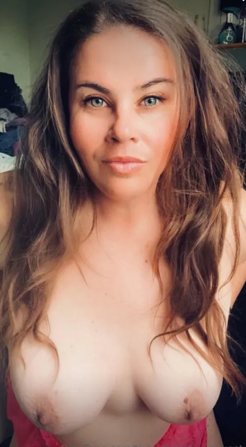 I’m just an amateur MILF but a professional at sucking dick and swallowing. 