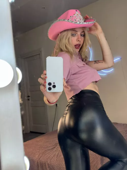 I'm your little quirky western cowboy