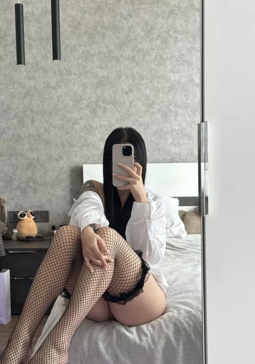 Introduce me to your friends as your perfect sex trophy