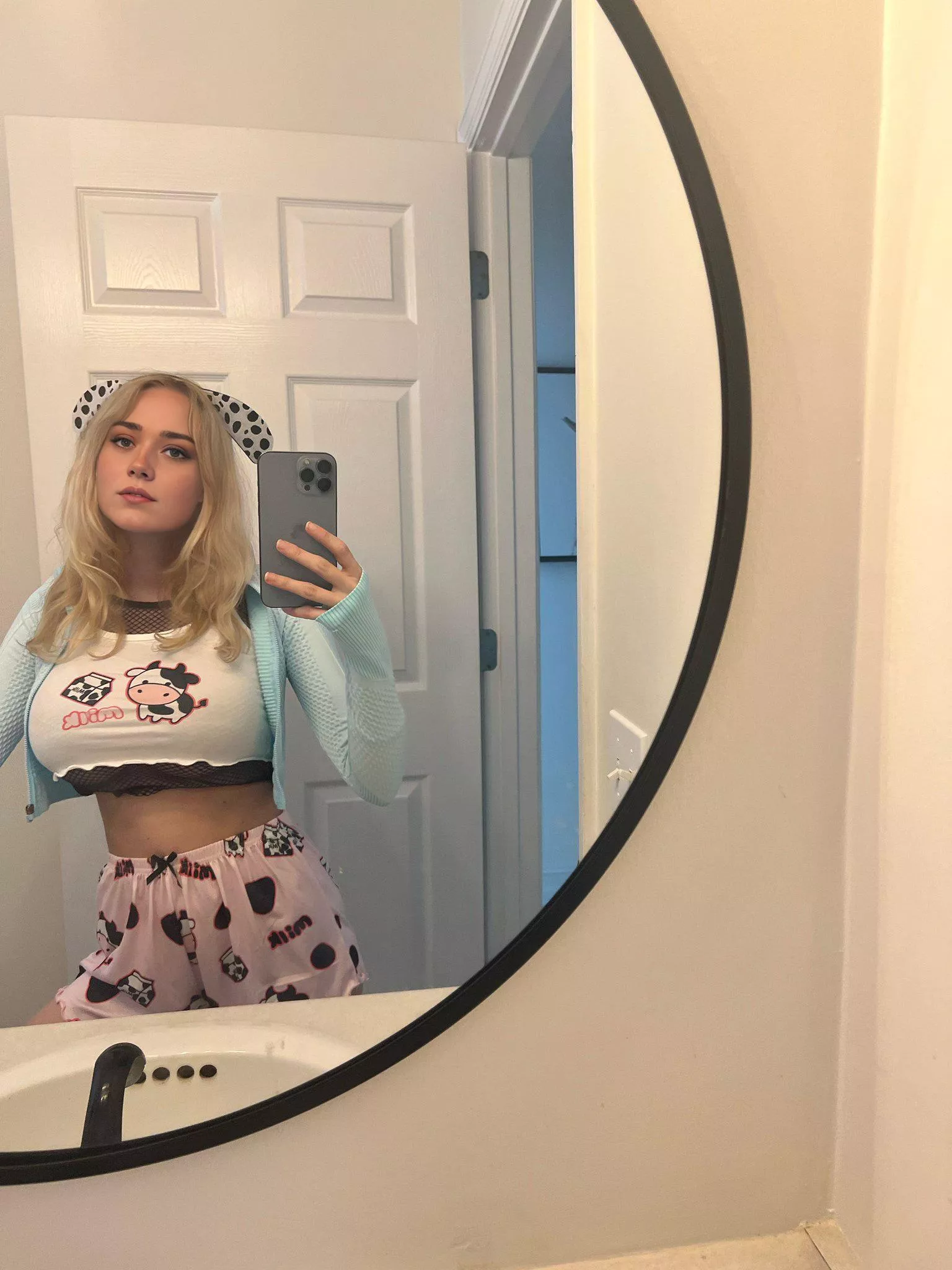 Just turned 18 and still looking for love… what would we do on our first date?
