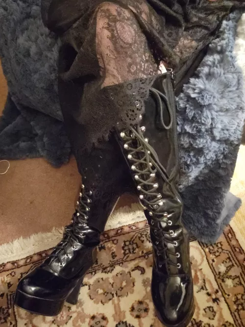 🖤Leather and lace🖤 