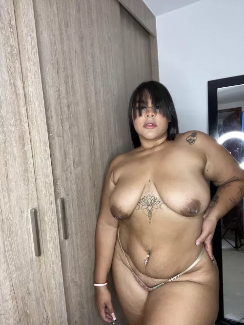 Natural tits and waist