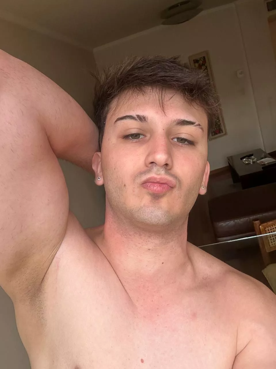 Pouty lips with the pits ;)