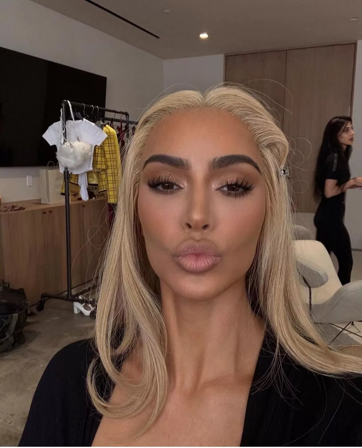 She is so dam pretty !