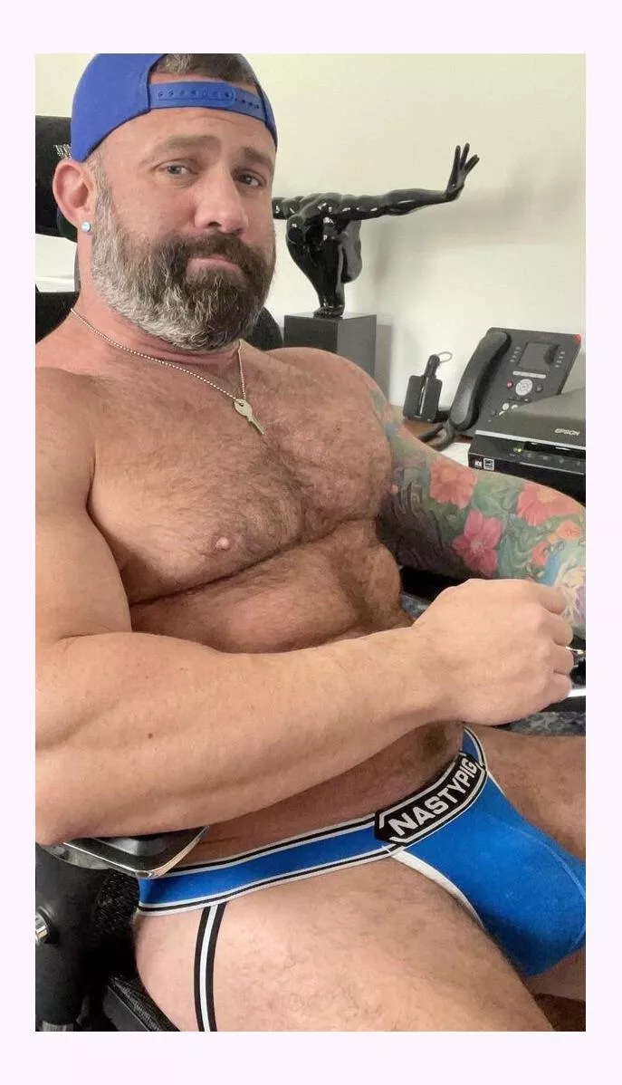 Tell Daddy your absilute darkest kink?