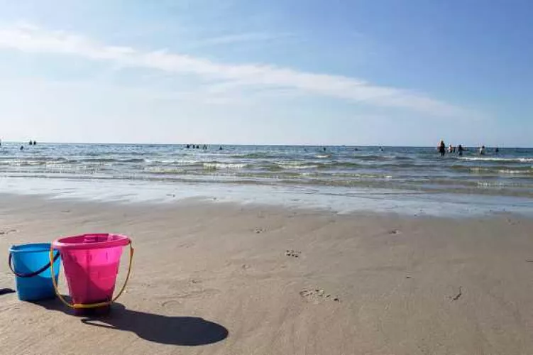 Time build beach houses.