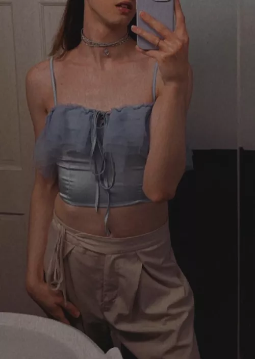 26 femboy for gym bros to chat with longterm. Nike socks+ Face++