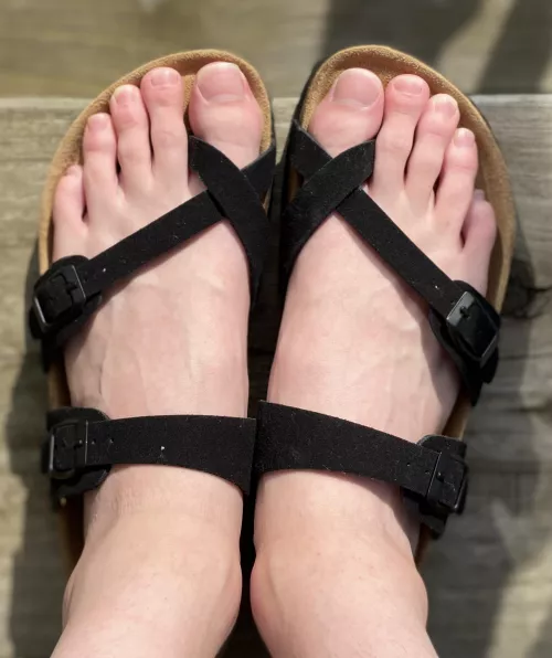 Any Natural Toes Fans?