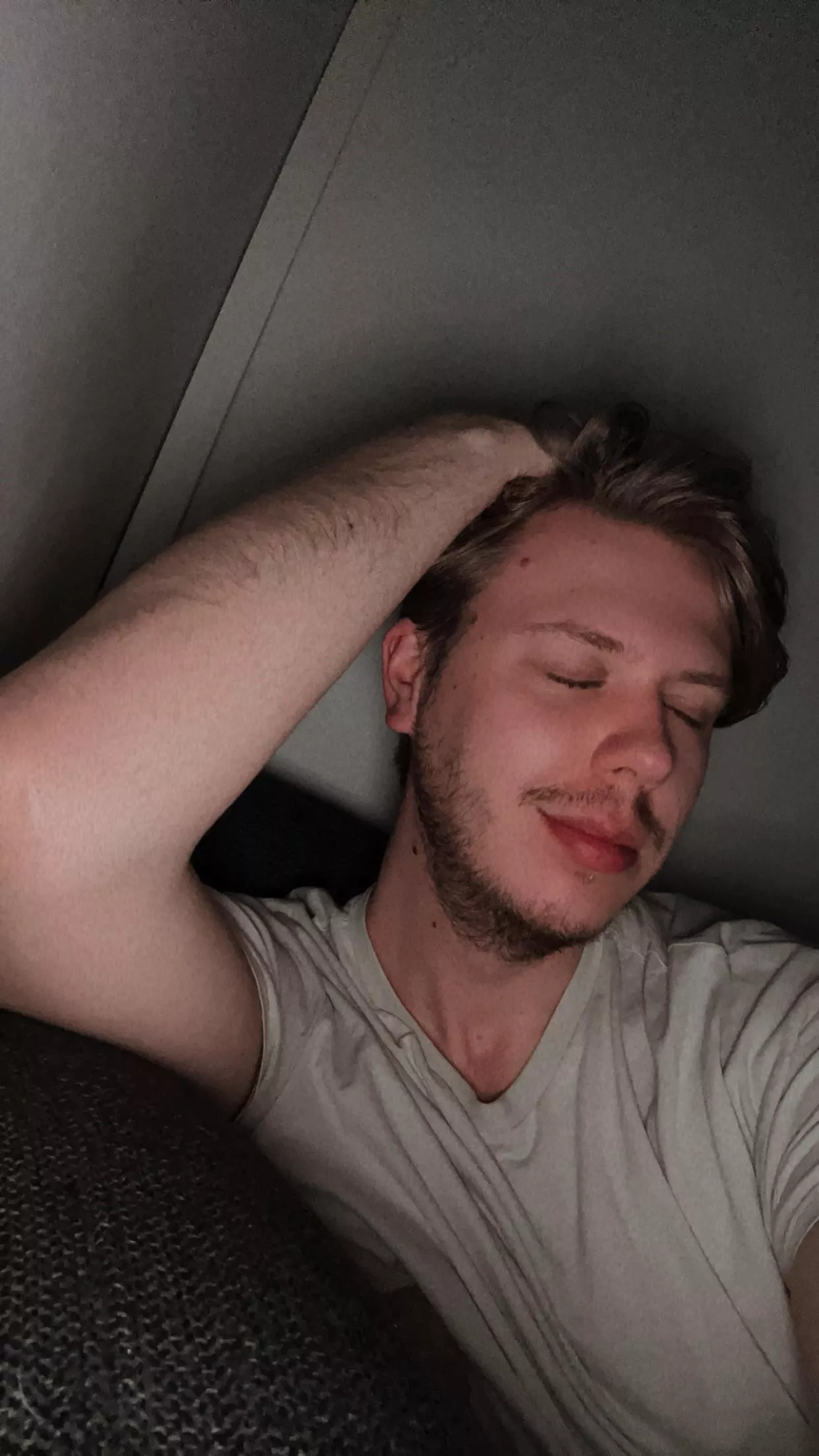 Been sick couple days and got new haircut. Would like to have more friends too✌🏻