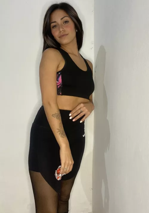 does this gym top look good on me?