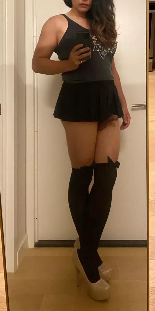 dug up one of my first crossdressing pics - can you tell how excited i was??