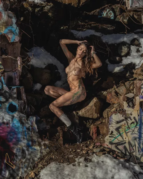 Found a spot to make beautiful shadows, and still get sun too ☀️