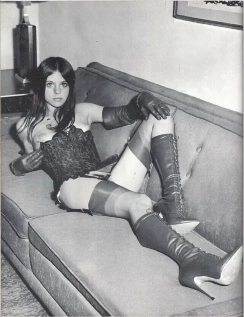 How many of your various FETISHES does this photo tickle ??