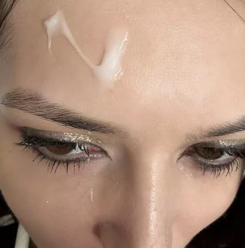 I feel so pretty with cum on my face
