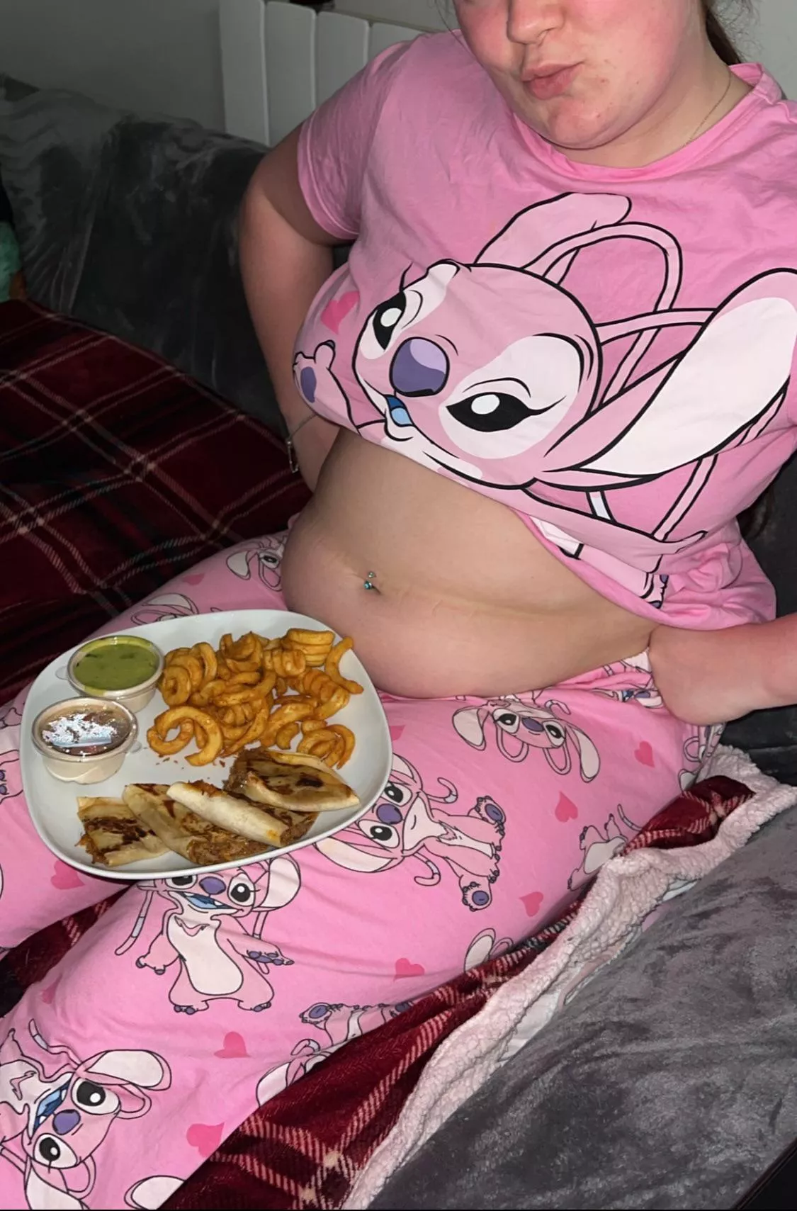 I love having my belly out 😍