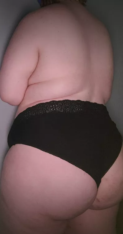 I was wondering if guys are into chubby milfs