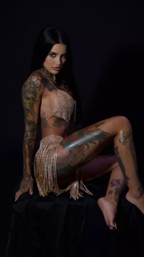 I'll be more happy if you insert a dick inside me