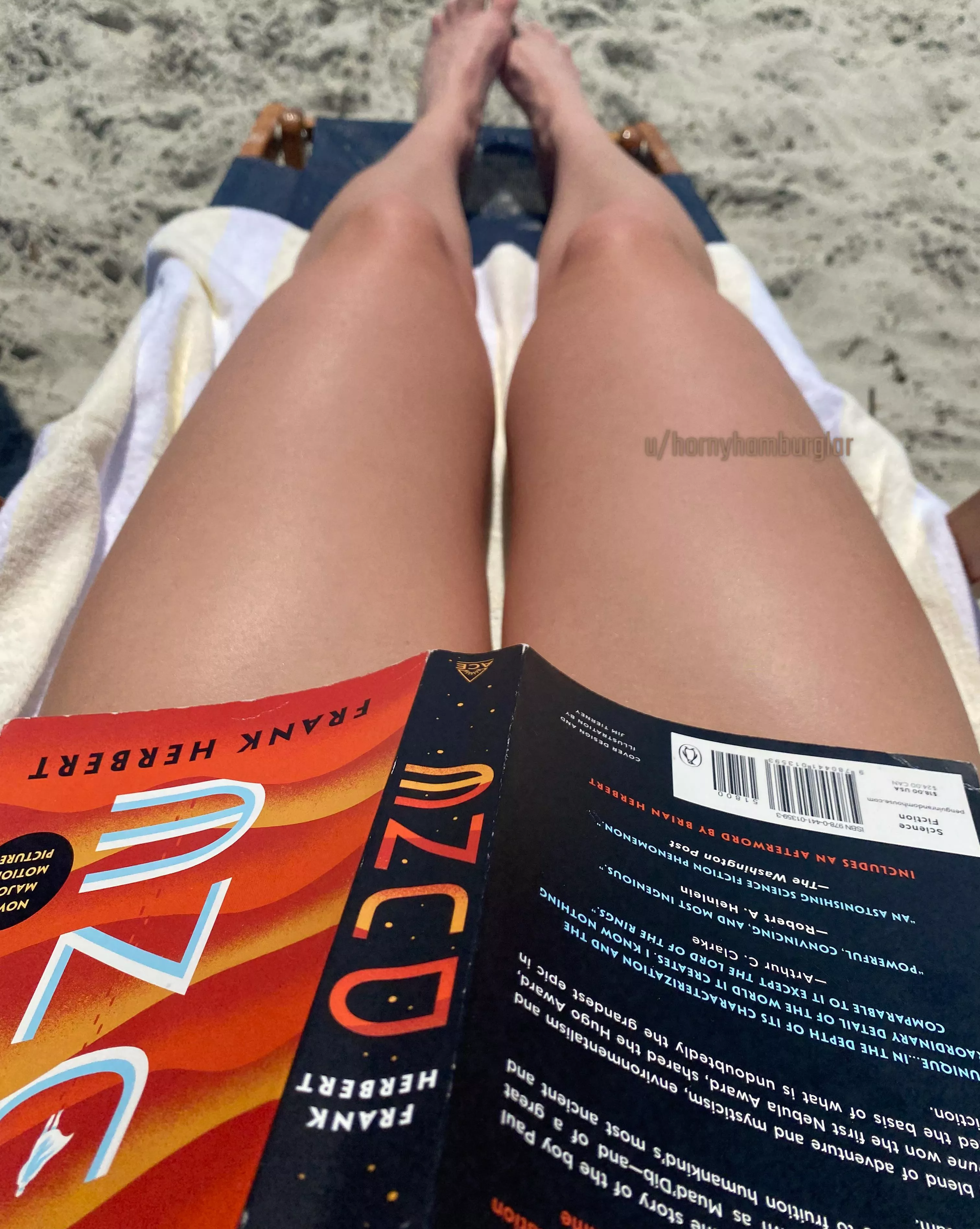 Leggies at the beach 😉☀️