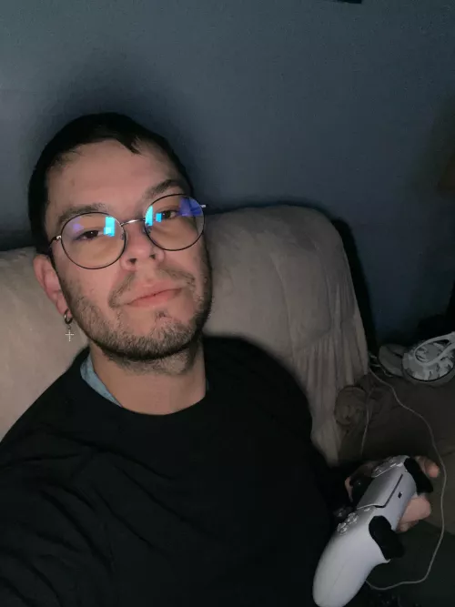 Looking for someone to play warzone with or fall guys 