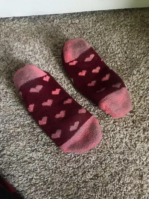 ✨selling✨ I know they’re good when I take them off and they keep form of my feet , also peep the cute little toe prints ✨