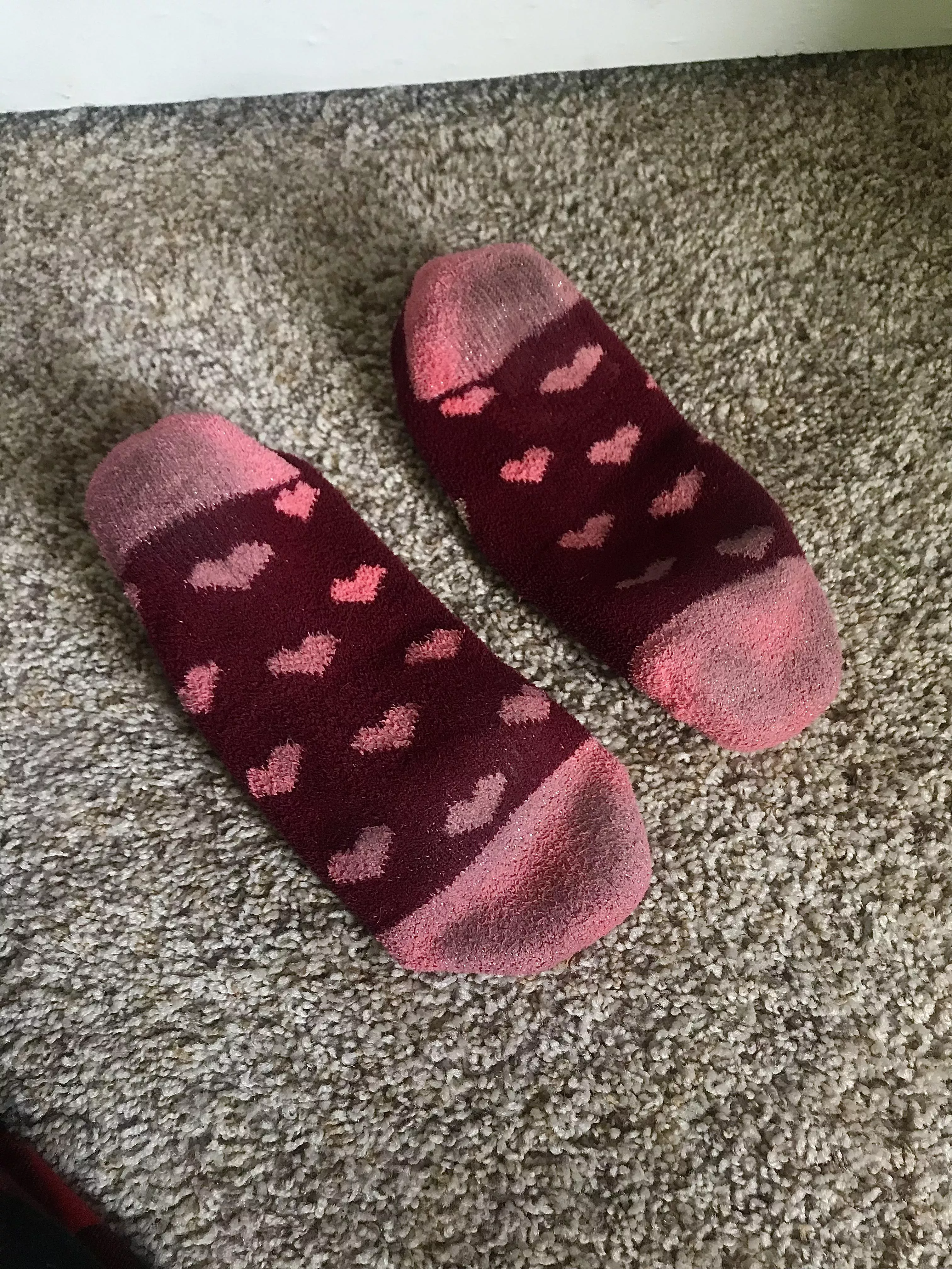 ✨selling✨ I know they’re good when I take them off and they keep form of my feet , also peep the cute little toe prints ✨