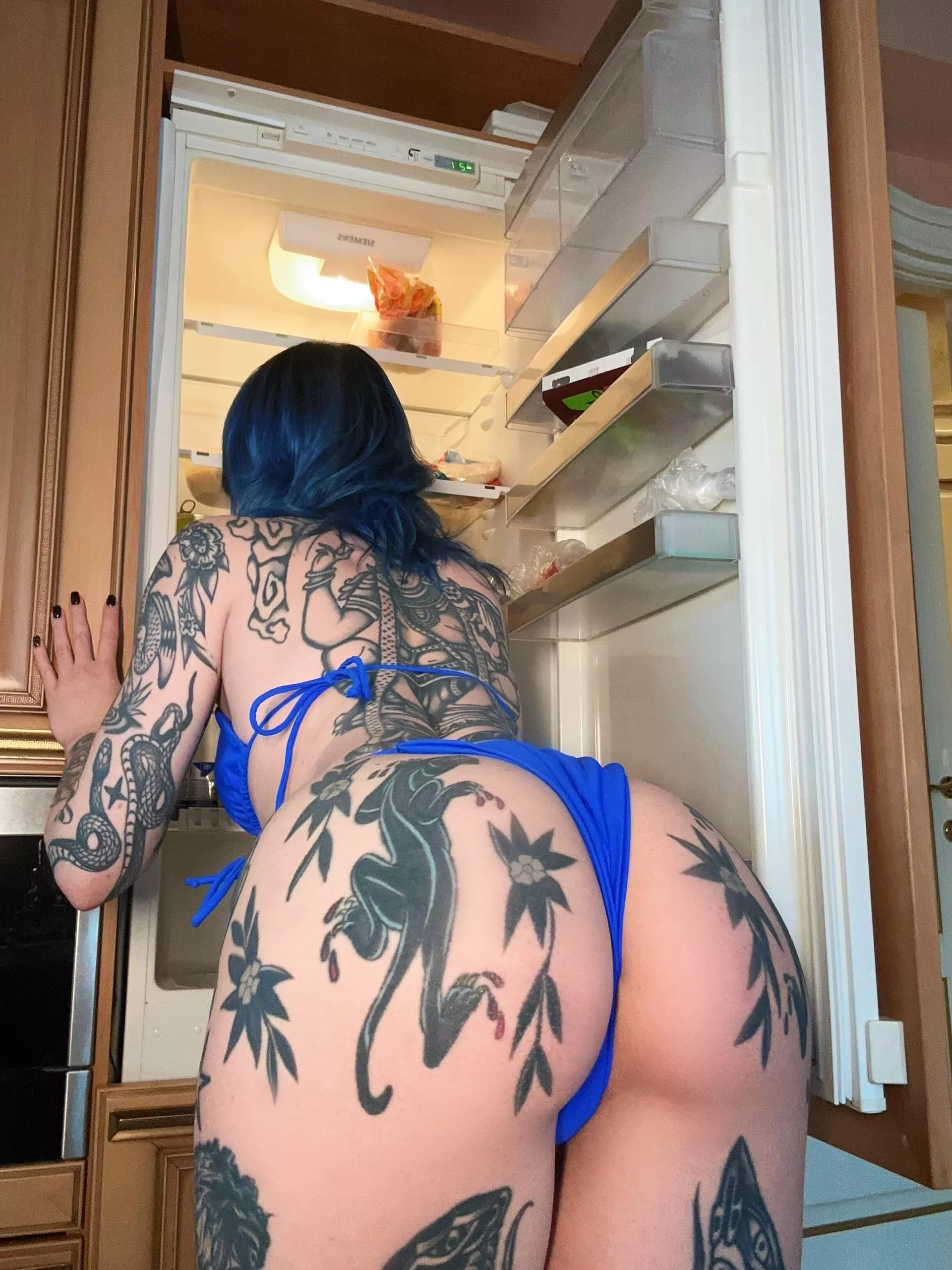 Slide nearer so I can jizz on your face