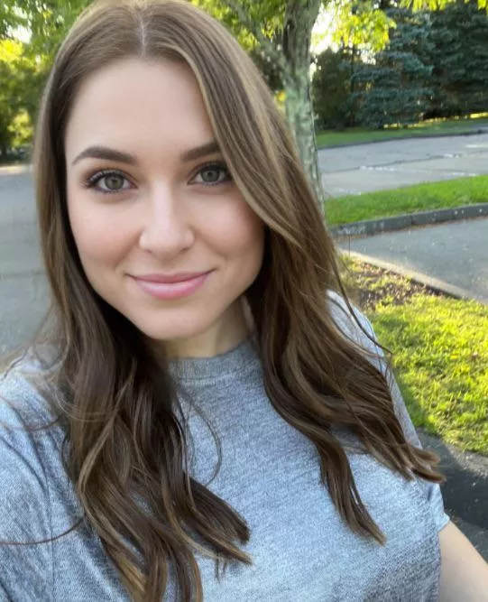 Still on the hunt for a new bull! Would you want to be my wife’s fuck buddy ? 