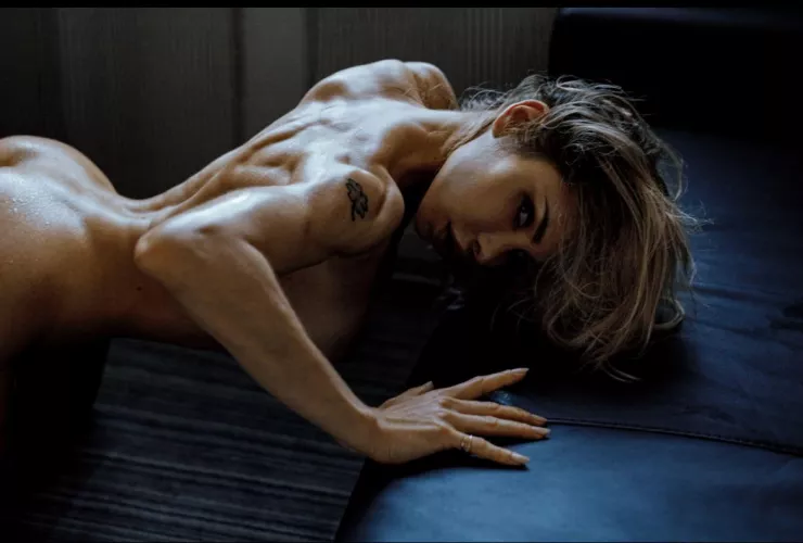 Van you appreciate a defined back?