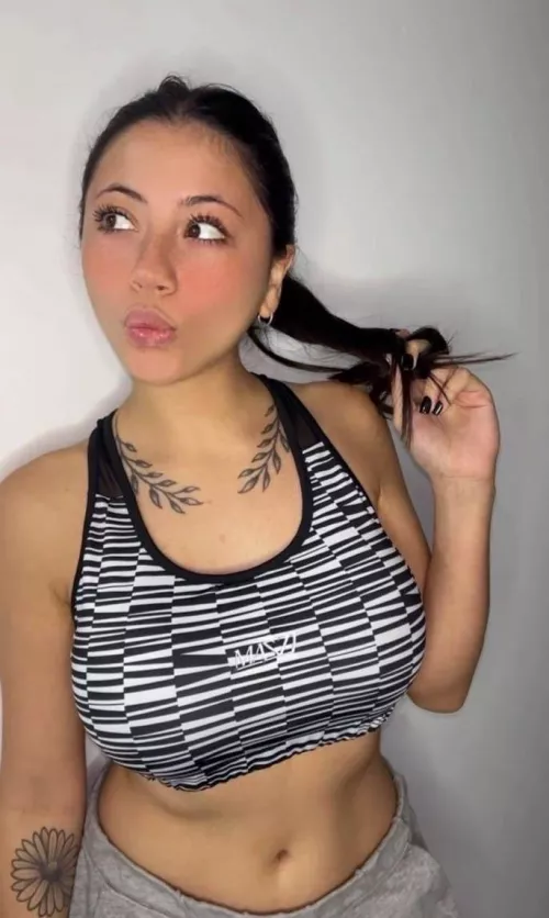 What do you think about this crop top color???