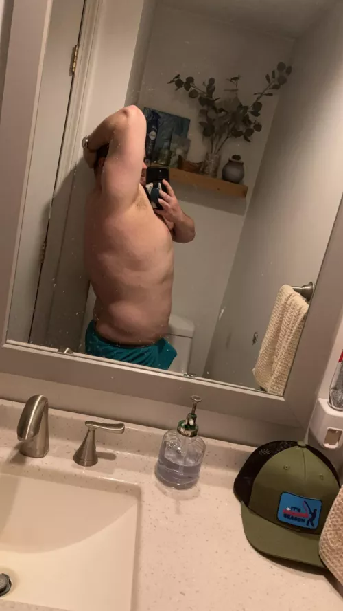 31(m4f) - 420/710 friendly looking for someone to chill with