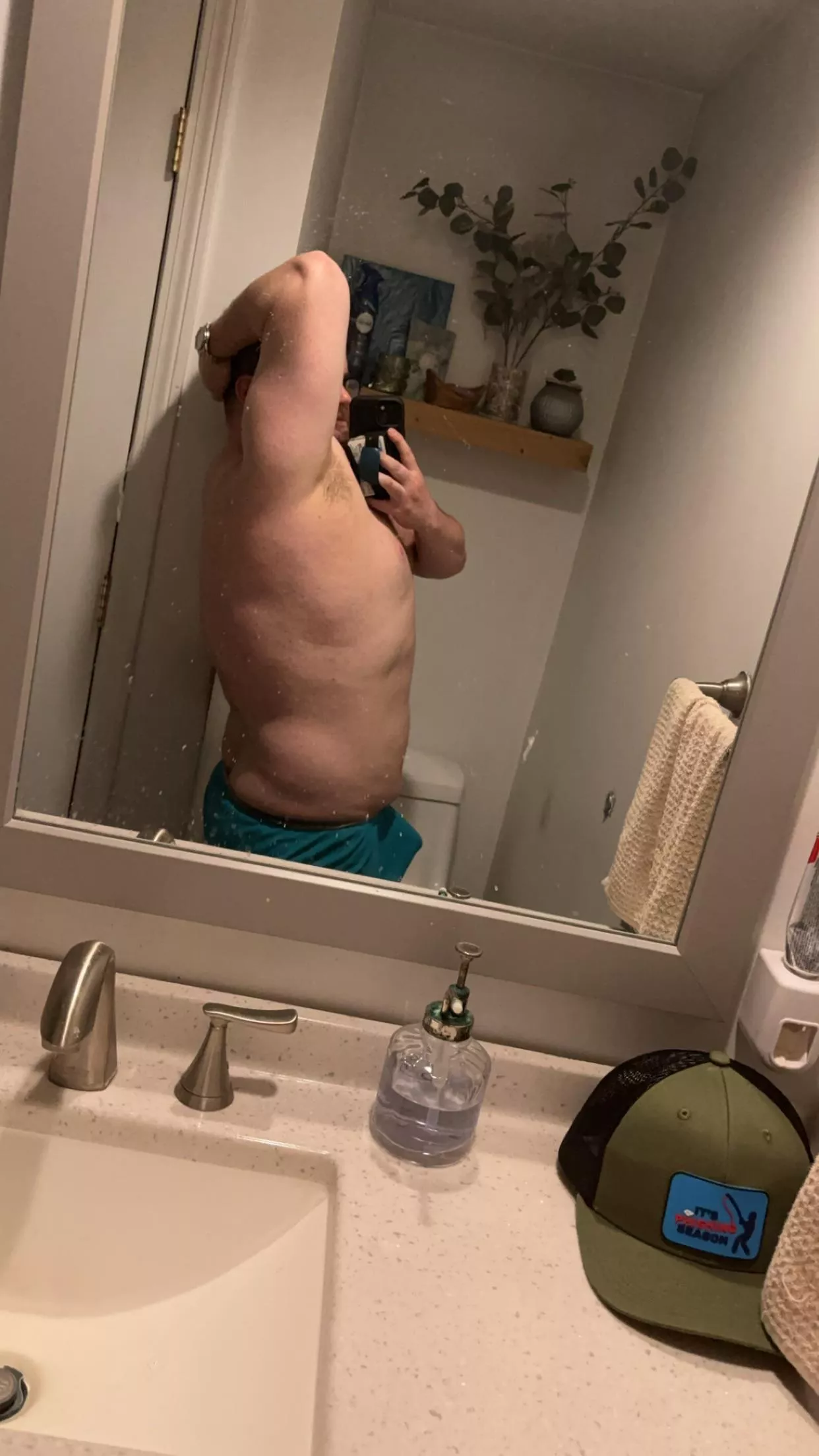 31(m4f) - 420/710 friendly looking for someone to chill with